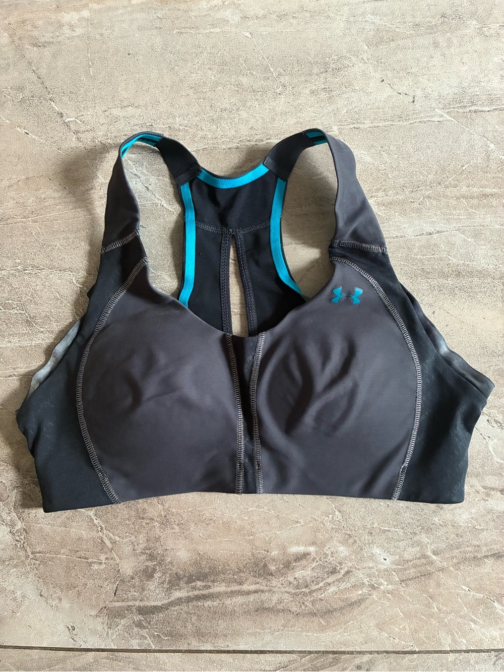 Under Armour Women’s High-Impact Sports Bra (34B)